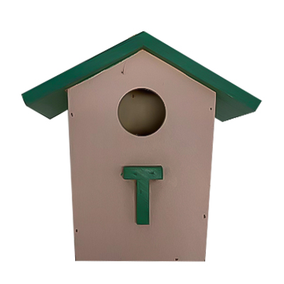 Maison d'oiseau en bois avec décoration de lettre T à l'extérieur de la décoration de jardin style simple