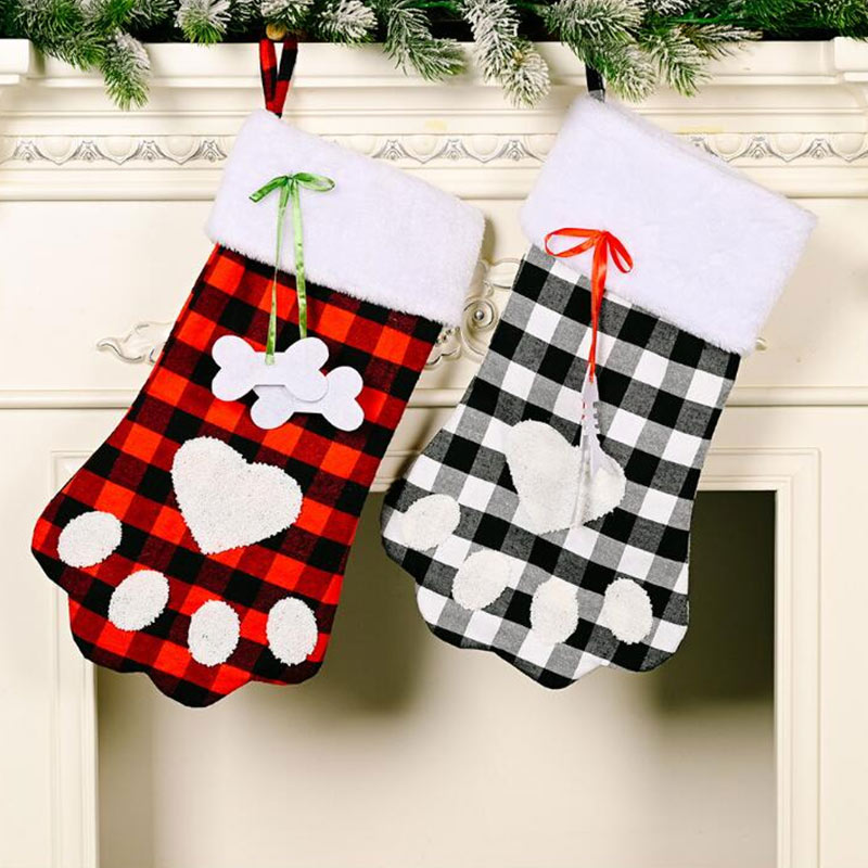 Chaussettes de Noël en forme de patte suspendues de style grille pour le bas de cadeaux de Noël